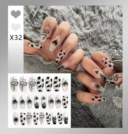🔥Halloween themed manicure（24 Pieces）